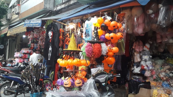 Đồ chơi Halloween mang những hiểm họa rình rập trẻ nhỏ
