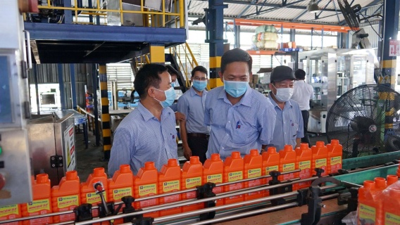 Áp chuẩn cho dầu nhờn: Tăng cường hậu kiểm, mạnh tay với hàng kém chất lượng (Bài 2)