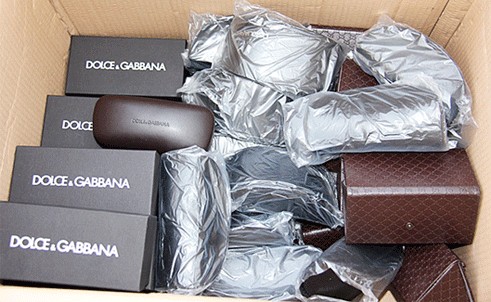 Chủ lô hàng hiệu nhập từ Trung Quốc chưa lộ diện