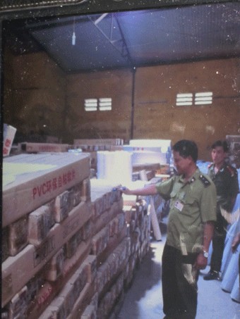 Dây lưng, ví da giả hiệu Gucci