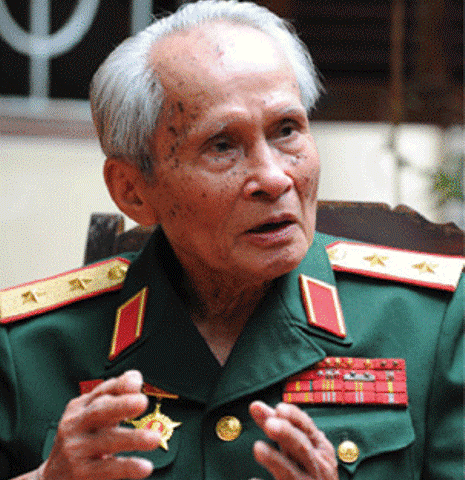 Trung tướng Nguyễn Quốc Thước hiến kế ‘bắt’ quan tham