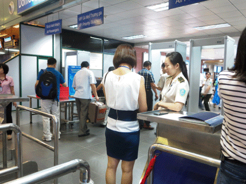 Thực hư thông tin Việt kiều bị vòi tiền nhập cảnh ở Cảng Hàng không Quốc tế Nội Bài