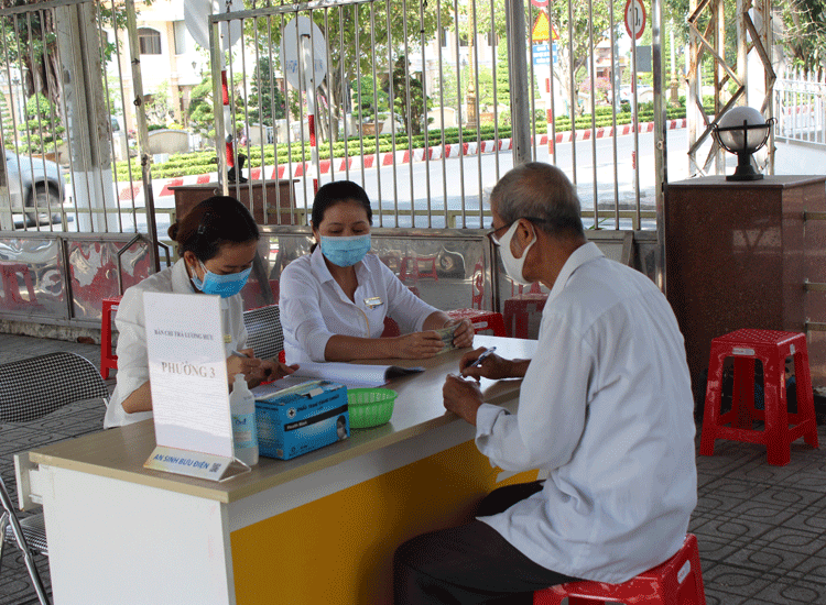 5 tỉnh thành miền Trung: Gộp chi trả lương hưu, trợ cấp BHXH tháng 8- 9/2020 vào một kỳ