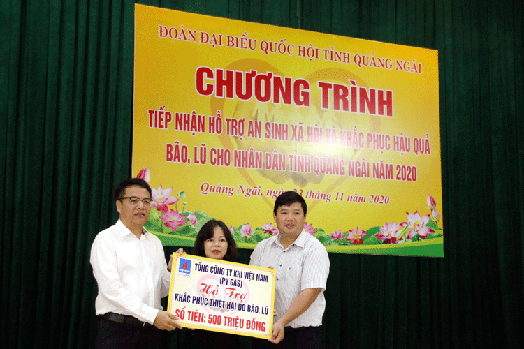 PV GAS ủng hộ 500 triệu đồng cho người dân tỉnh Quảng Ngãi khắc phục hậu quả bão lũ