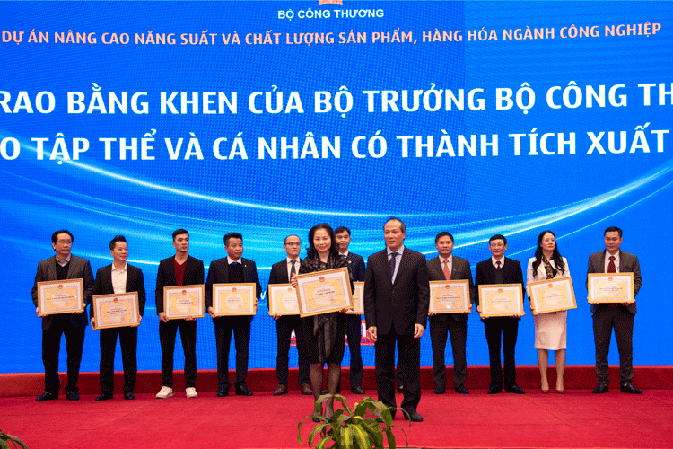 PV GAS nhận Bằng khen của Bộ Công Thương cho đơn vị xuất sắc thực hiện Dự án Nâng cao năng suất và chất lượng sản phẩm