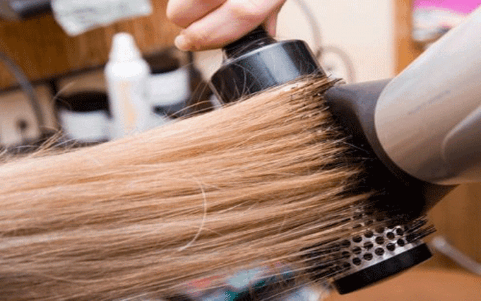 Anh kêu gọi công ty L'Oréal thu hồi thuốc duỗi tóc có nguy cơ gây ung thư