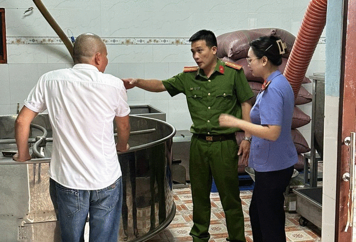 Đắk Lắk: Phát hiện 2 cơ sở nghi sản xuất cà phê giả