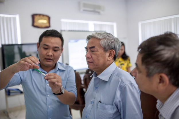 Bộ trưởng KH&CN Nguyễn Quân thăm hai dự án chương trình Quốc gia phát triển công nghệ cao