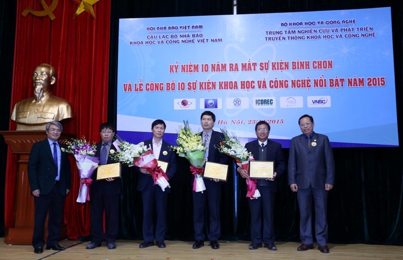 Câu lạc bộ nhà báo khoa học và công nghệ, Hội nhà báo Việt Nam phối hợp với Trung tâm Nghiên cứu và Phát triển truyền thông (Bộ Khoa học và Công nghệ) công bố kết quả bình chọn 10 sự kiện khoa học công nghệ nổi bật năm 2015. 