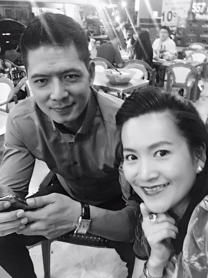 Vợ chồng Bình Minh – Anh Thơ chia sẻ hình ảnh giản dị khi đi ăn đêm