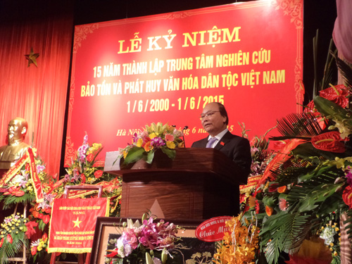 Phó Thủ tướng Nguyễn Xuân Phúc dự Lễ kỷ niệm 15 năm thành lập Trung tâm Nghiên cứu, bảo tồn và phát huy văn hóa dân tộc VN