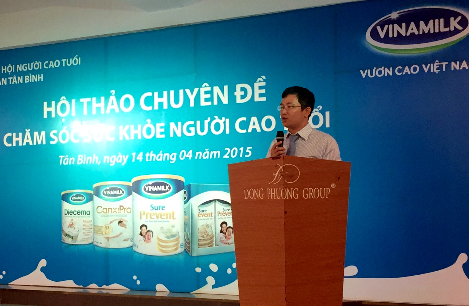 Ông Mai Thanh Việt – Giám Đốc Marketing ngành hàng sữa bột, Vinamilk chia sẻ với người tiêu dùng những thông tin về công ty