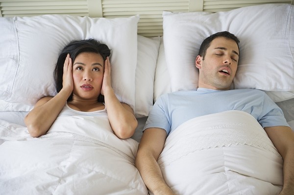 Thói quen xấu có hại cho sức khỏe đó là việc thường xuyên ngủ ngáy