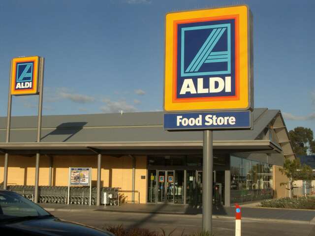 Cửa hàng ALDI vừa gỡ bỏ sản phẩm xúc xích nhiễm khuẩn Listeria xuống khỏi kệ bán hàng