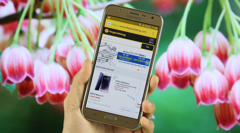 Samsung Galaxy J7 đã có hơn 5,600 lượt mua tuần qua