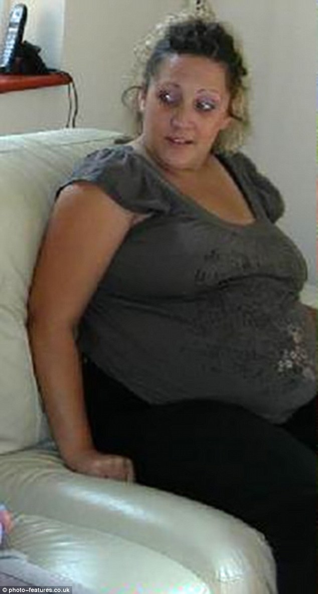Hình ảnh của nữ triệu phú khi nặng 98 kg. Ảnh: Daily Mail