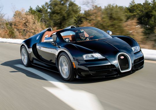 Bugatti Veyron 16.4 Grand Sport Vitesse là một trong số những siêu xe hiếm hoi và đặc biệt nhất với số lượng sản xuất giới hạn