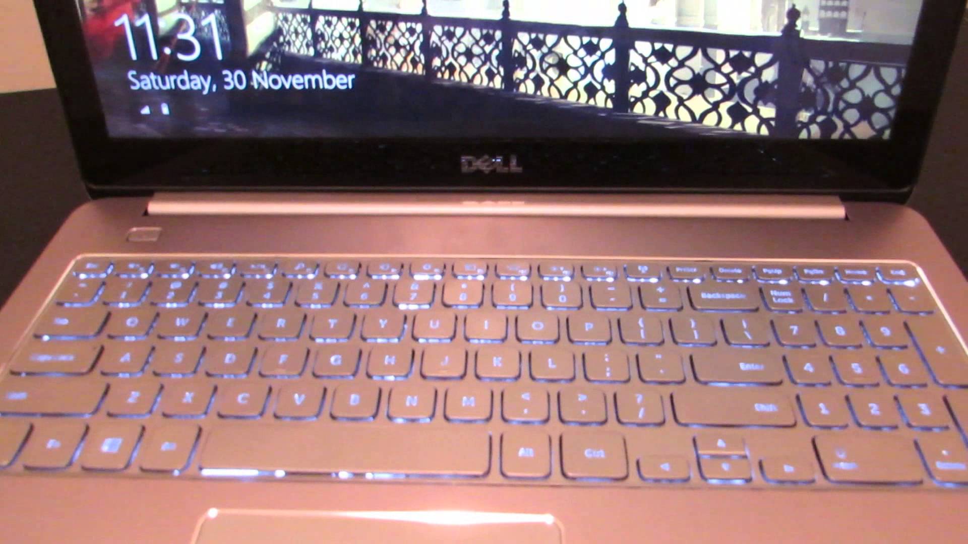 Độ sáng màn hình và bàn phím ấn tượng của chiếc laptop giá rẻ Dell Ispỉon 7537