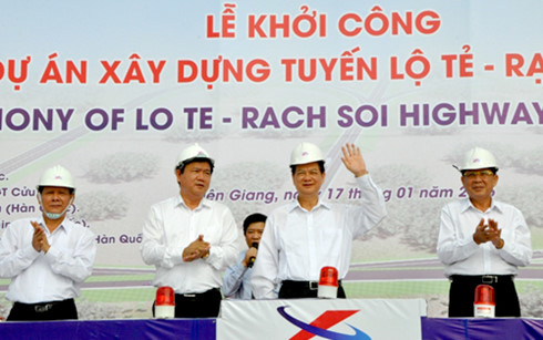 Bộ Giao thông vận tải chính thức khởi công Dự án xây dựng tuyến Lộ Tẻ - Rạch Sỏi trên địa phận thành phố Cần Thơ và tỉnh Kiên Giang.