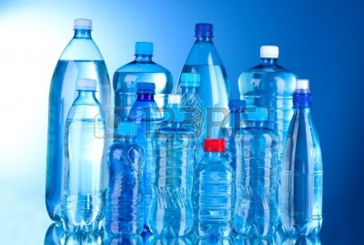 Chai nhựa tiện dụng song tiềm ẩn nhiều độc hại