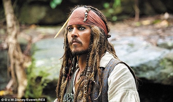 Trong series phần 5 của 'Cướp biển Caribe', Johnny thủ vai thuyền trưởng Jack Sparrow