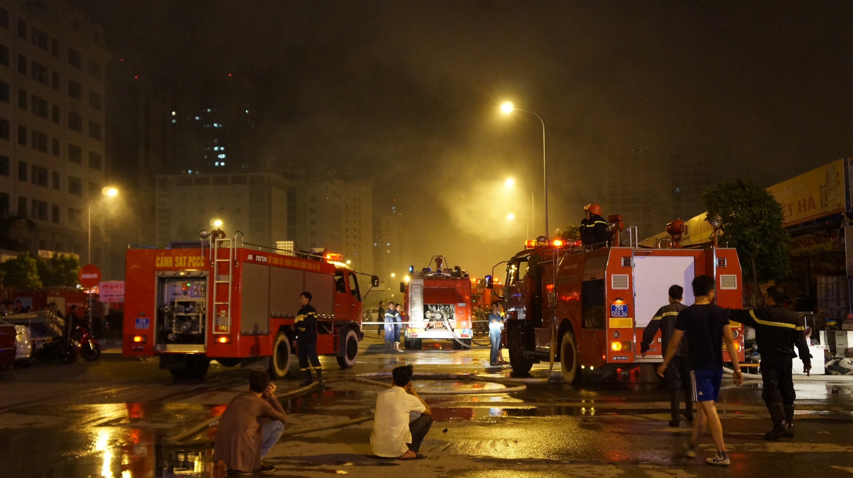 cháy lớn sau tòa nhà keangnam