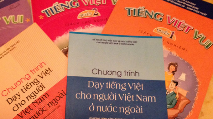 Bộ sách dạy tiếng Việt cho người Việt Nam ở nước ngoài