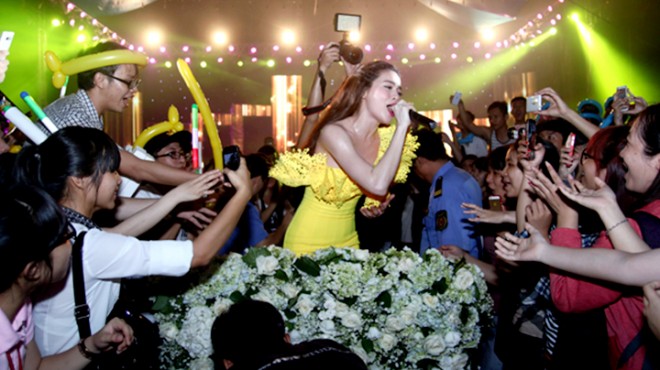Là một trong những ngôi sao hạng A của làng giải trí Việt, 'Nữ hoàng giải trí' đã tổ chức những liveshow khủng nhất