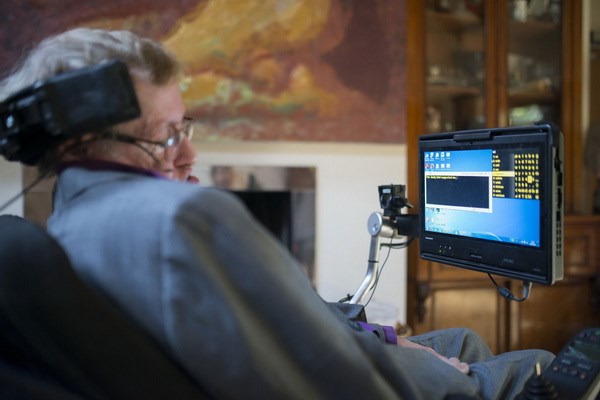 hệ thống hỗ trợ giao tiếp, nhà vật lý Stephen Hawking, nhà vật lý, mạng trực tuyến, bệnh liệt tế bào