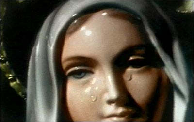 Hiện tượng bí ẩn bức tượng của Đức Mẹ Maria bế Chúa Hài Đồng Giêsu, của một gia đình gốc Việt Nam ở thành phố Baton Rouge khóc ra máu