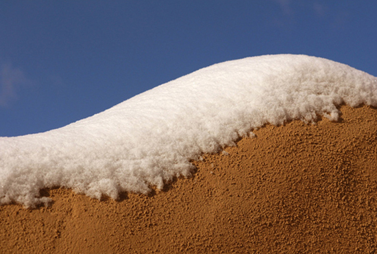 Hiện tượng bí ẩn về trận tuyết rơi kỳ lạ trên sa mạc Shahara