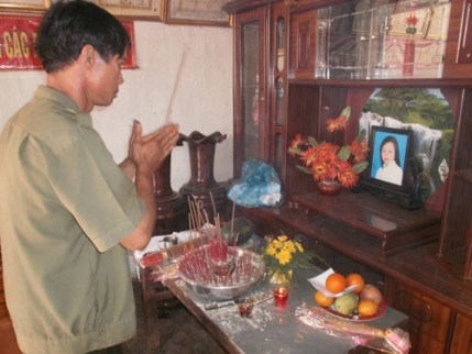 Một trong những học sinh tự tử. Di ảnh của em N.T.C.Nhung - một trong số ba nữ sinh lớp 7 ở huyện Đắk Mil, tỉnh Đắk Nông vừa tự tử cùng nhau.
