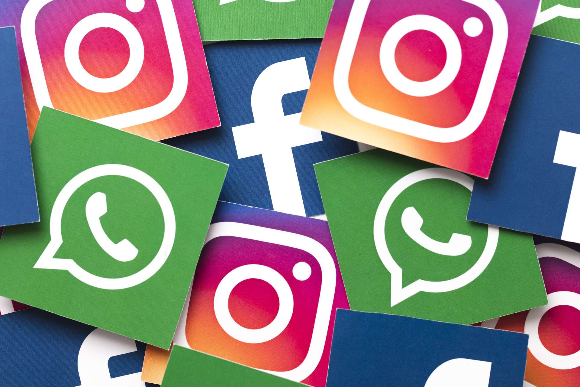 Gia tăng các vụ lừa đảo thông qua ứng dụng Facebook, WhatsApp và Instagram