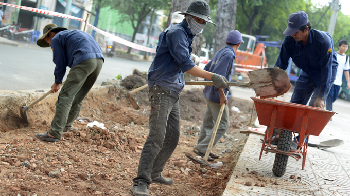 Thống nhất mẫu vỉa hè có giảm được cảnh đào xới ở Hà Nội. Ảnh: Quang Định