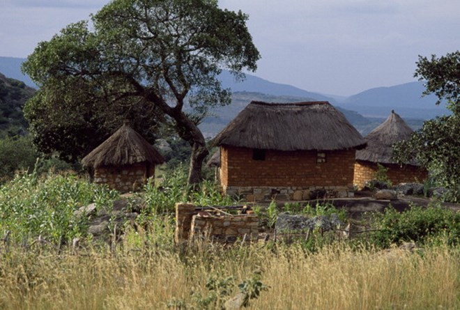 Ngôi làng nơi 'ma cà rồng' Alois Nduna đã giết hại 12 người phụ nữ. Ảnh Getty Images