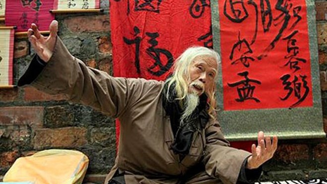 &Ocirc;ng đồ viết chữ đẹp nhất