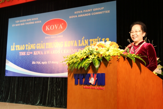 Nguyễn Thị Doan, Ủy viên TW Đảng, Phó Chủ tịch nước phát biểu tại Lễ trao giải thưởng.
