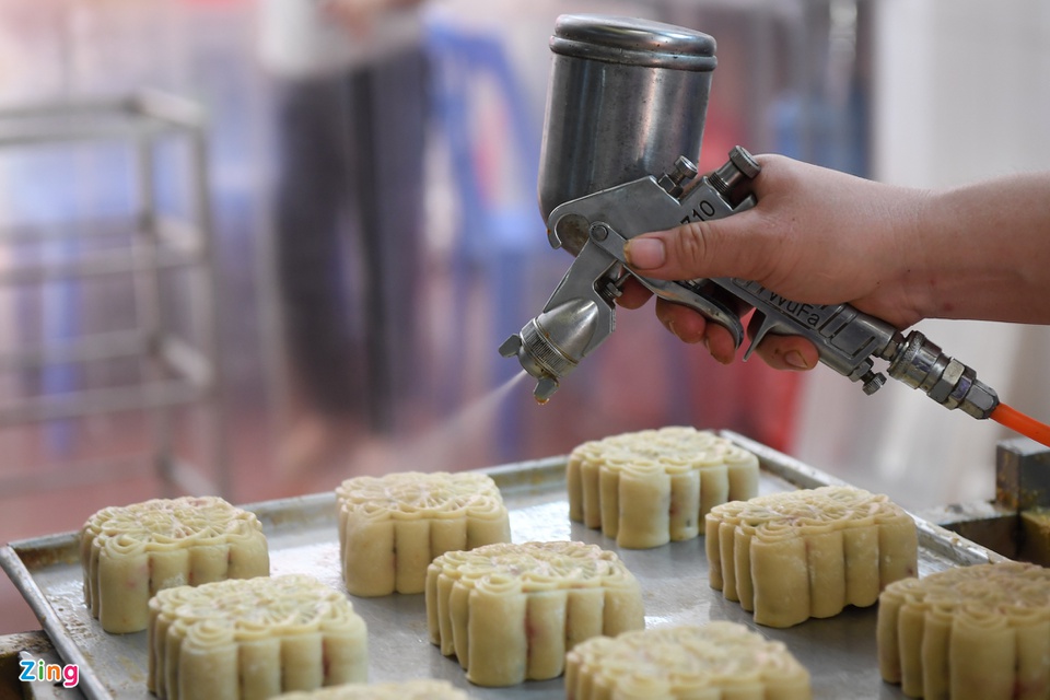 Một số doanh nghiệp dừng sản xuất bánh Trung thu do ảnh hưởng bởi dịch covid-19. Ảnh Việt Hùng