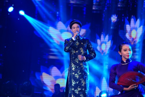 Quang Đại hát đầy tình cả với ca khúc Quê Hương ba miền