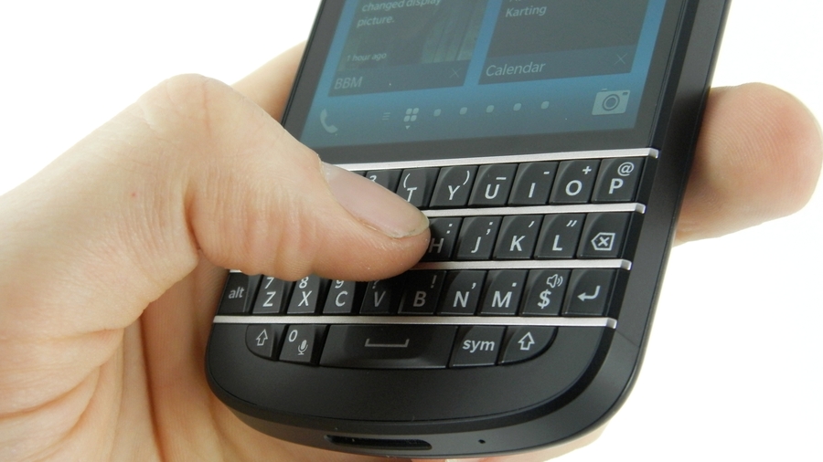 Bàn phím huyền thoại đặc trưng cho chiếc smartphone giá rẻ BlackBerry Q10