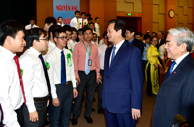 Thủ tướng Nguyễn Tấn Dũng gặp mặt các nhà khoa học trẻ tiêu biểu năm 2015