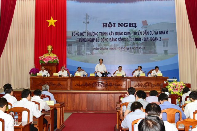 Thủ tướng Nguyễn Tấn Dũng đã chủ trì Hội nghị tổng kết chương trình xây dựng cụm tuyến dân cư và nhà ở vùng ngập lũ đồng bằng sông Cửu Long