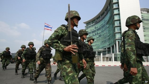quân đội Thái Lan thiết quân luật