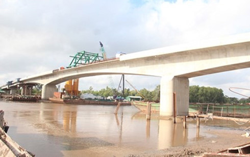 Bộ Giao thông Vận tải tổ chức Lễ thông xe Dự án đầu tư xây dựng cầu Hòa Trung và đường Hồ Chí Minh đoạn từ cầu Năm Căn đến Đất Mũi, tỉnh Cà Mau.