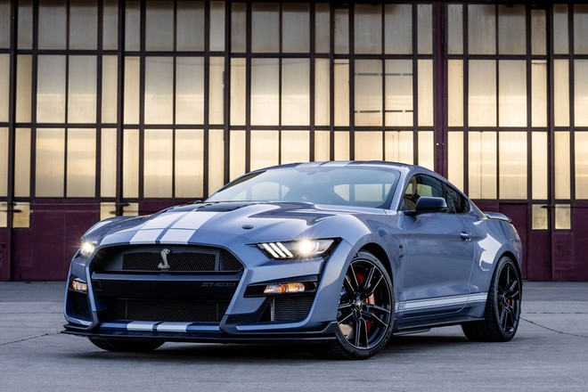 Lộ diện hình ảnh mới nhất về siêu phẩm Mustang Shelby GT500 Heritage Edition 2022