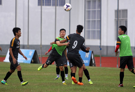 U23 Việt Nam gặp U23 Singapore trong nỗi lo về hậu vệ biên trái