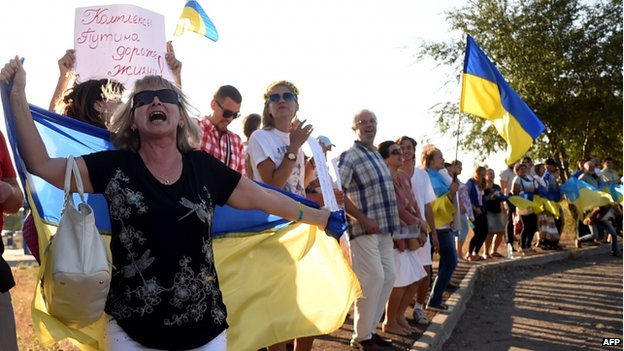 người dân Ukraine biểu tình 