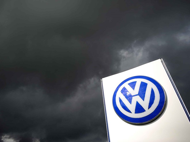 Sau vụ bê bối, mây mù khí thải phủ bóng VW cũng như các dòng xe chạy dầu. Ảnh: Zingnews