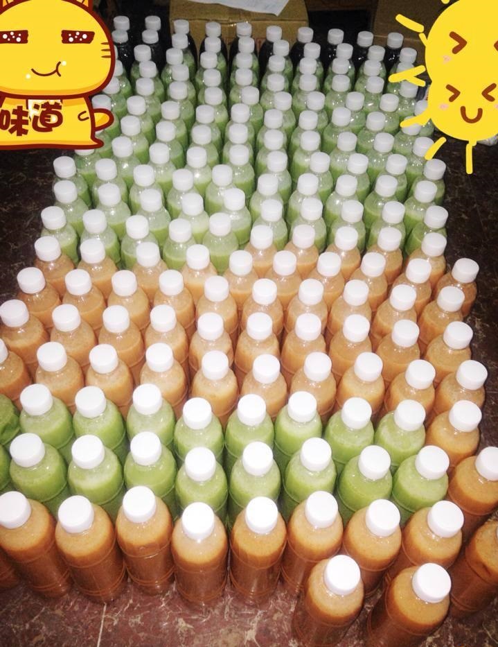 Trà sữa Thái Lan được đựng trong những chai nhựa không có nhãn mác rồi rao bán trên mạng