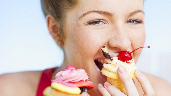 Ăn nhiều đồ ngọt sau bữa ăn là sai lầm trong ăn uống nên tránh